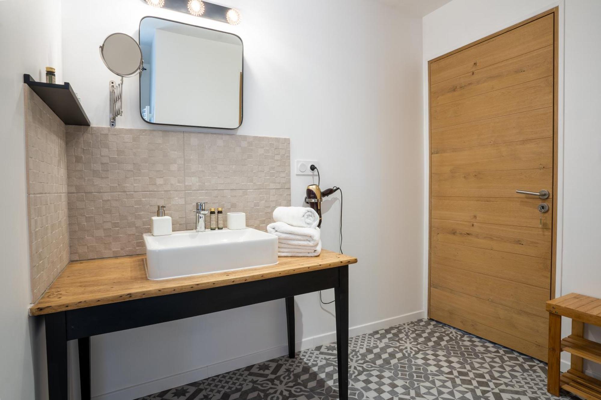Au Logis De Bellefois - Chambres D'Hotes Neuville-de-Poitou ภายนอก รูปภาพ